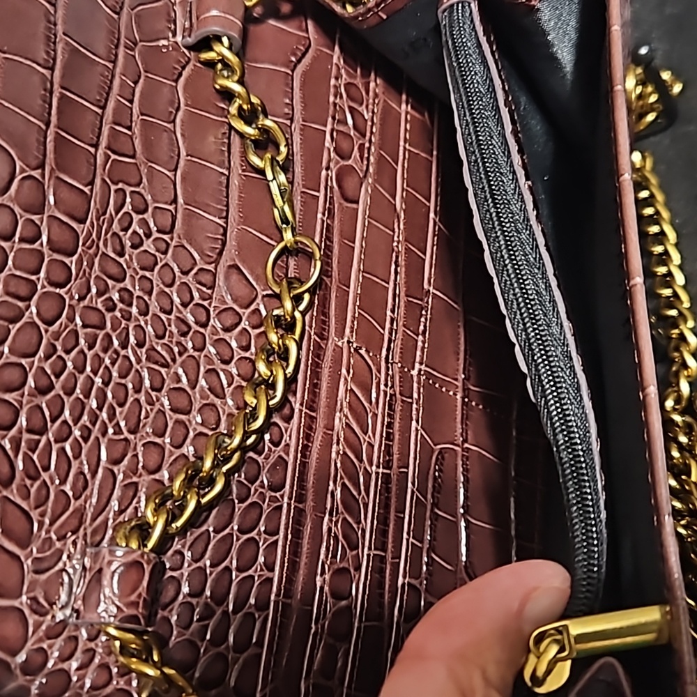 KURT GEIGER LONDON EUC Croc embossed wallet with crossbody chain and dust bag🔥 - Picture 8 of 8
